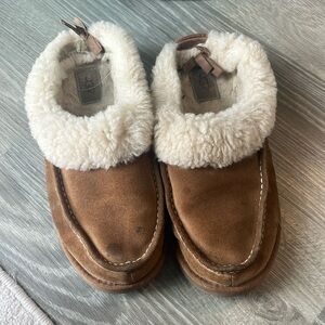 Ugg slippers women’s size 11